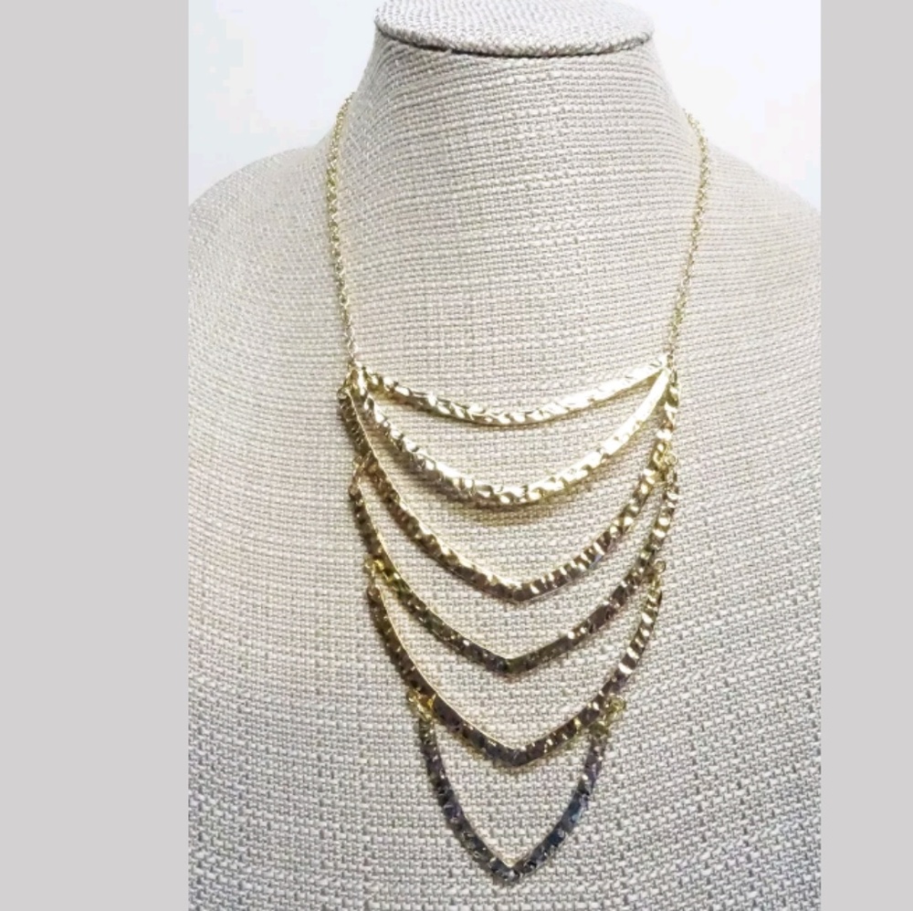 URBAN OUTFITTERS TONE NECKLACE